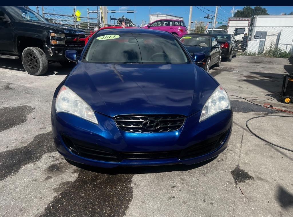 2012 Hyundai Genesis Coupe Base's photo